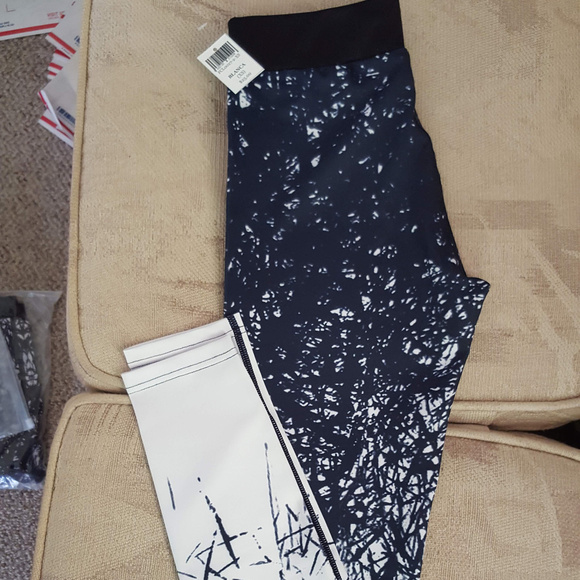Blue & White sublimation pattern leggings - Picture 2 of 8